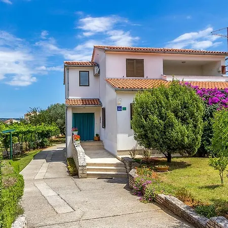Lucia Apartament *